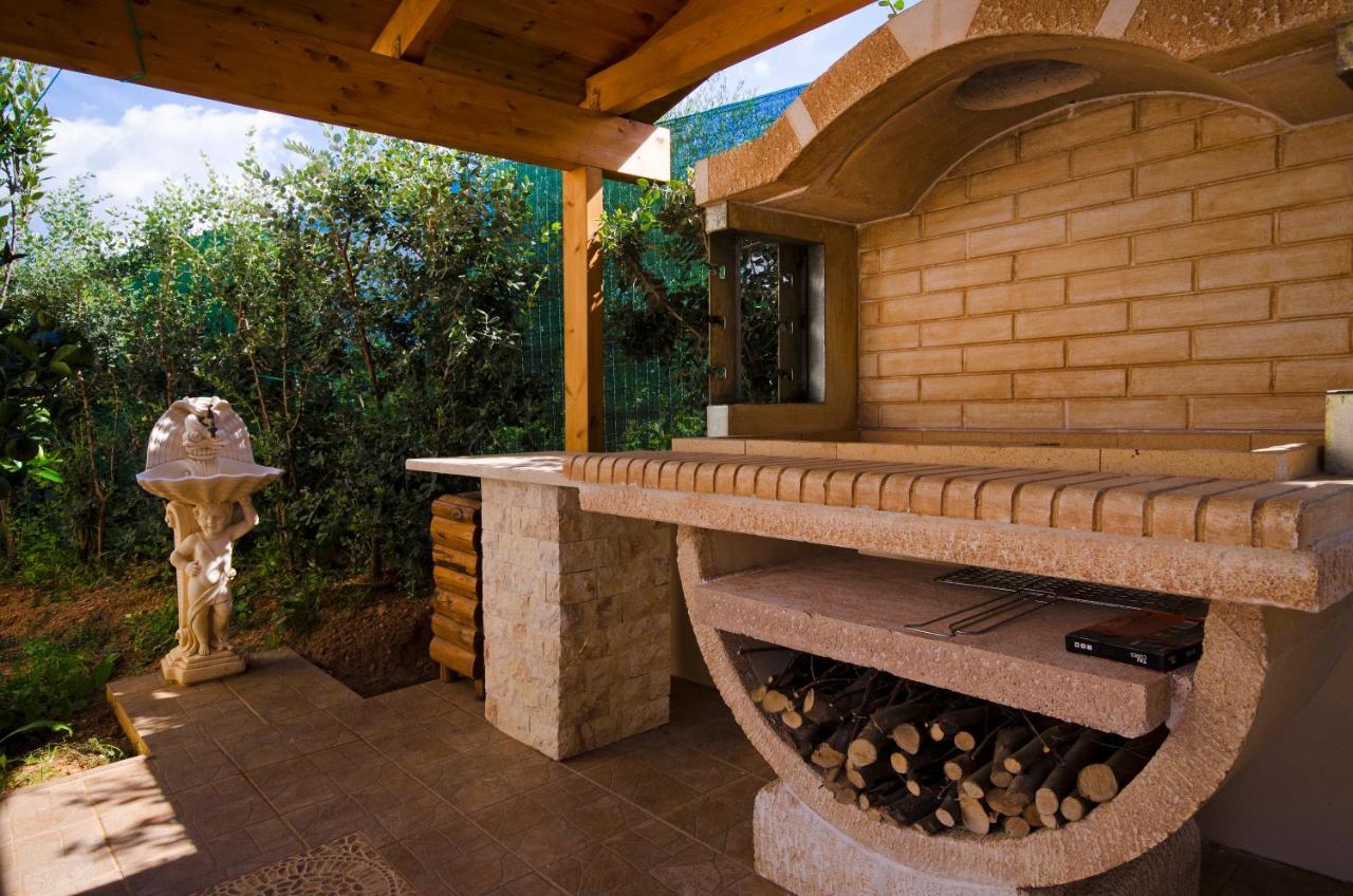 Villa Moma Palio Gerani Екстериор снимка