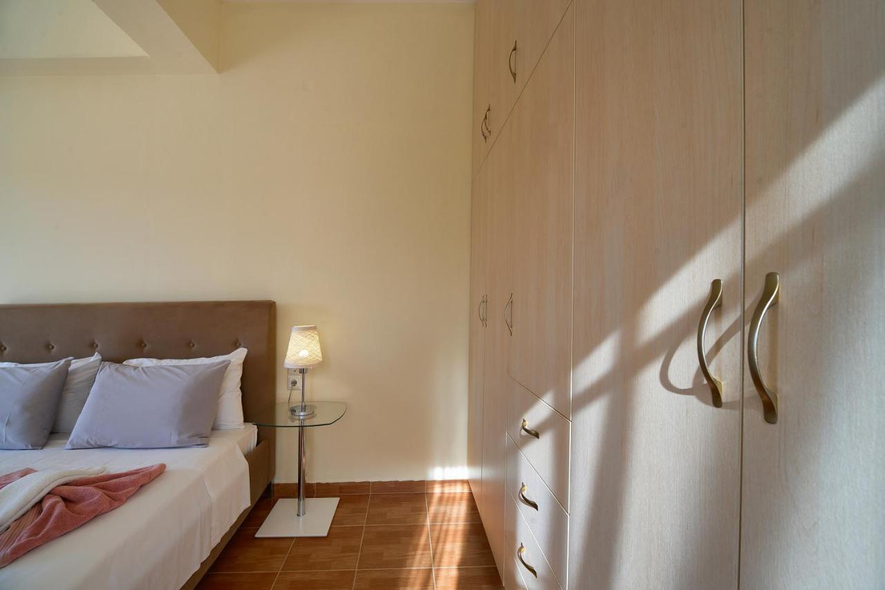 Villa Moma Palio Gerani Екстериор снимка
